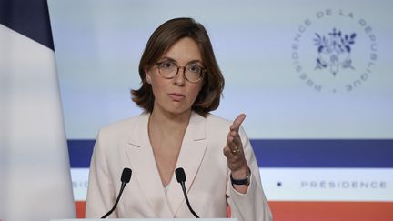 les français travaillent ils "100 heures de moins que les allemands", comme l’affirme amélie de montchalin ?