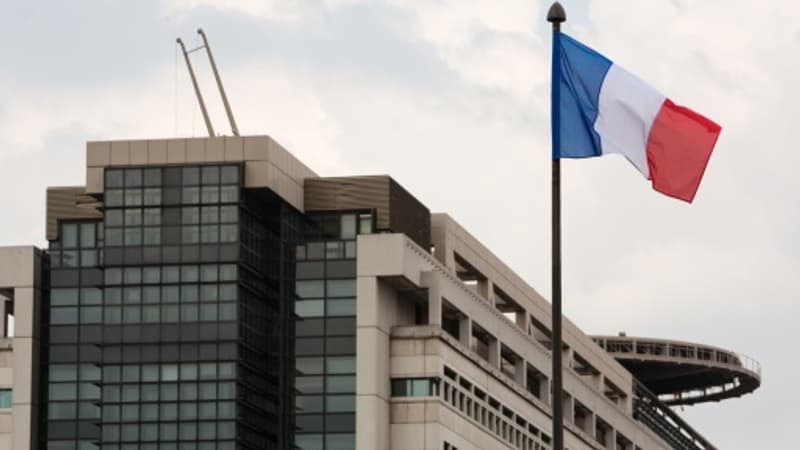 "signe de fragilité accrue": l'activité se contracte en france (contrairement au reste de la zone euro)