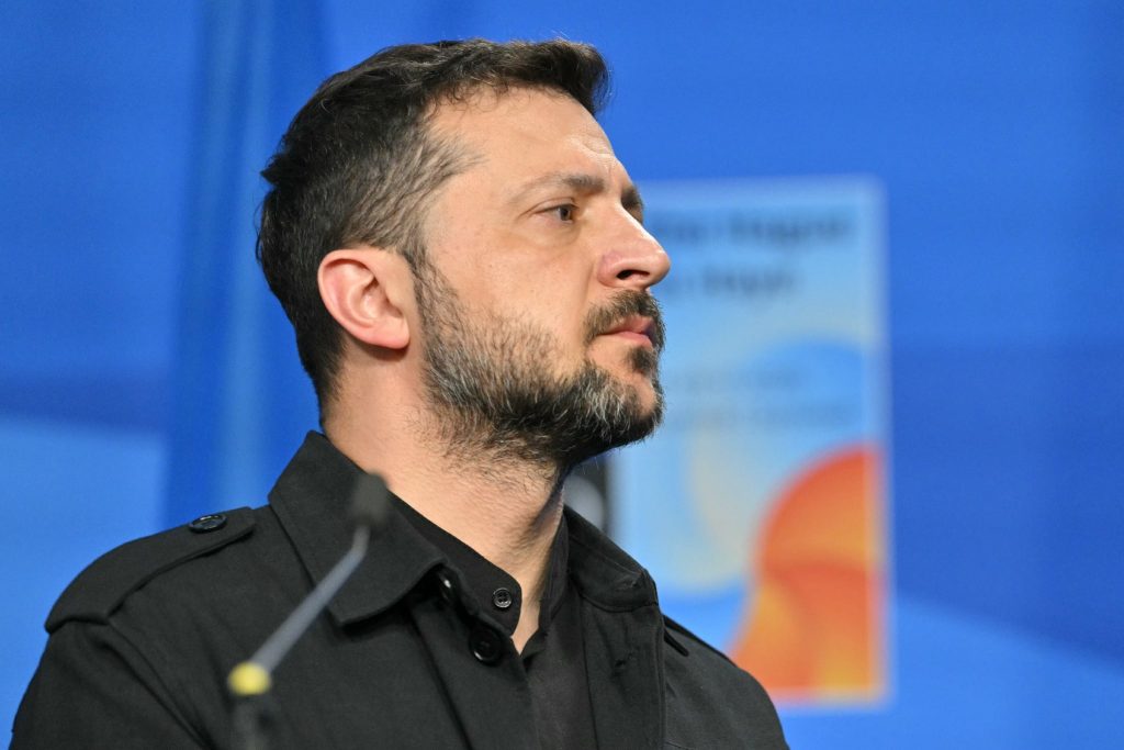guerre en ukraine : volodymyr zelensky estime que l'europe doit "participer" aux négociations