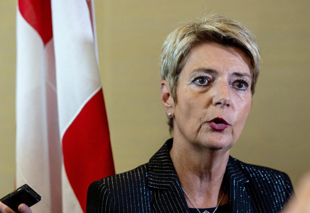 droits de douane : la suisse veut encore discuter avec washington et ne riposte pas «pour l'instant»