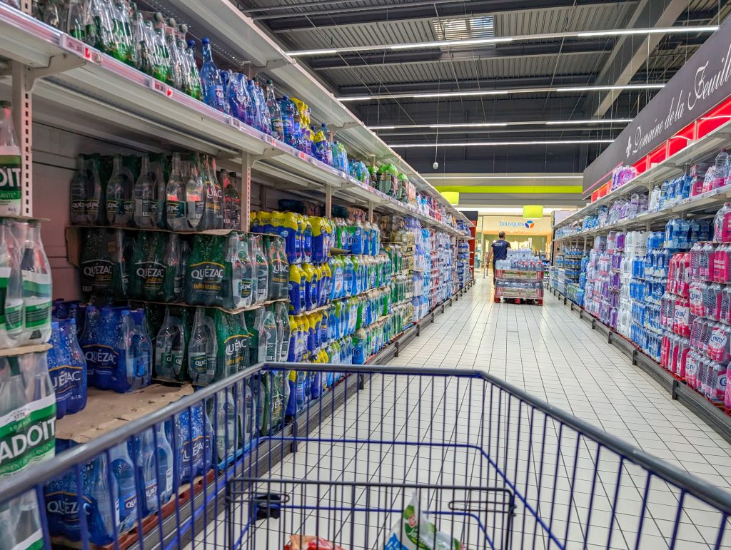 cristaline, ricard, coca cola… quels sont les produits les plus achetés en supermarché par les français ?