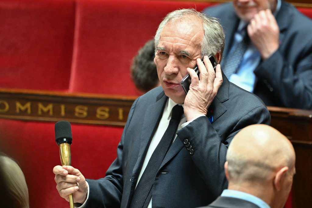 pourquoi le gouvernement bayrou choisit tchap comme nouvelle messagerie sécurisée