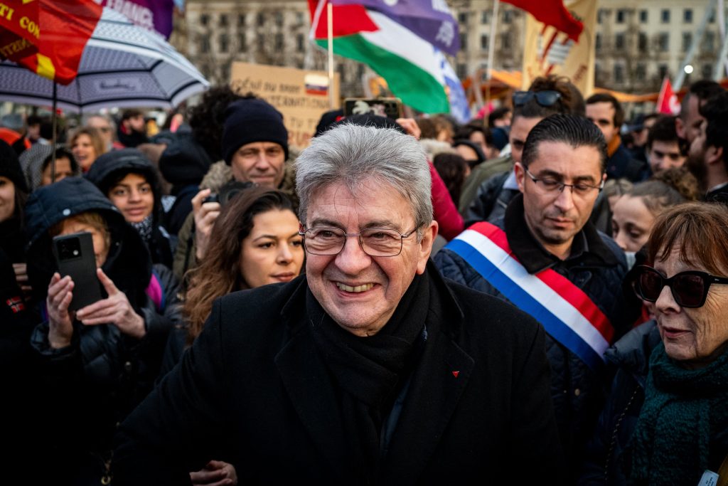 municipales : nantes, limoges, toulouse, lyon... lfi se pose en arbitre dans les grandes villes