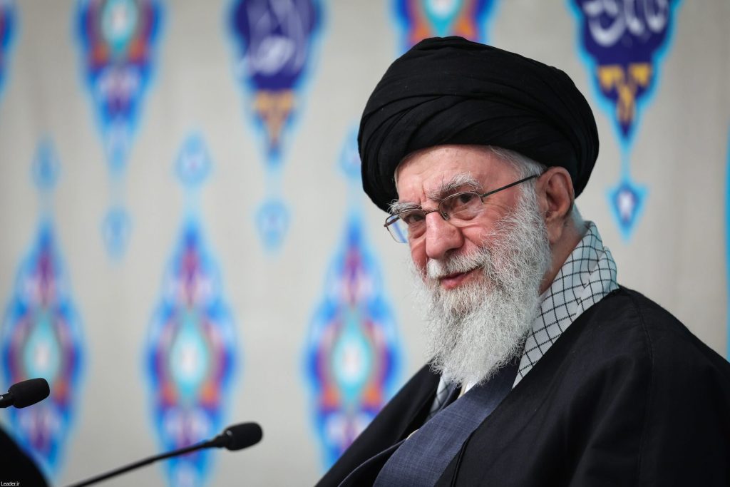en direct. iran : israël affirme avoir détruit l'avion utilisé par l'ex guide suprême ali khamenei
