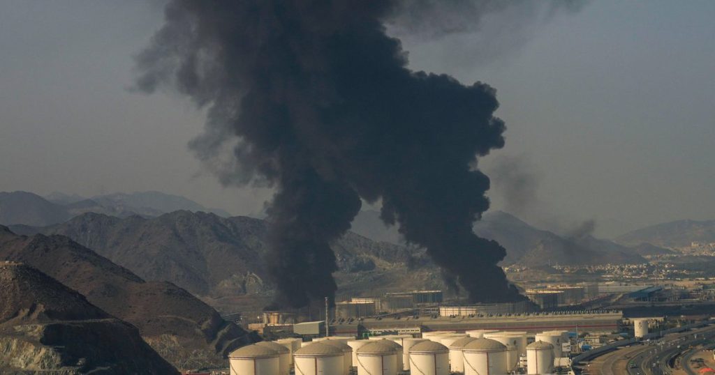 guerre au moyen orient : le pétrole bondit face aux attaques d’infrastructures énergétiques par l’iran, israël bombarde téhéran et le liban