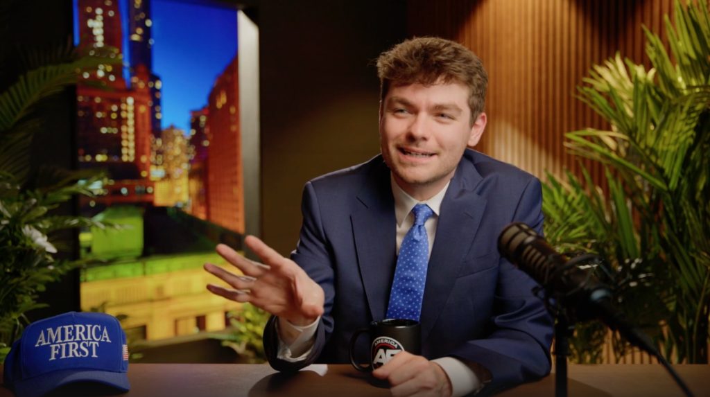 les très lucratifs lives du suprémaciste américain nick fuentes