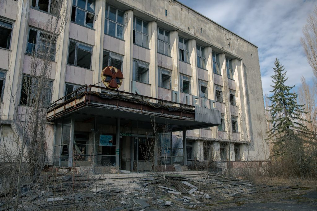 galia ackerman : "a tchernobyl, le kgb avait orchestré un mensonge monumental"