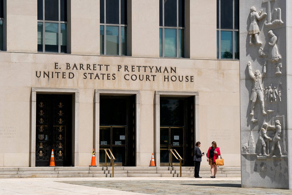 tirs au gala de la presse : le suspect inculpé pour "tentative d'assassinat" sur donald trump