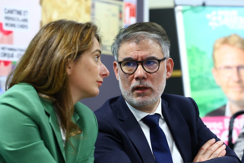 "la france est au bord du précipice mais nos politiques sont ignares" : la charge de jean peyrelevade