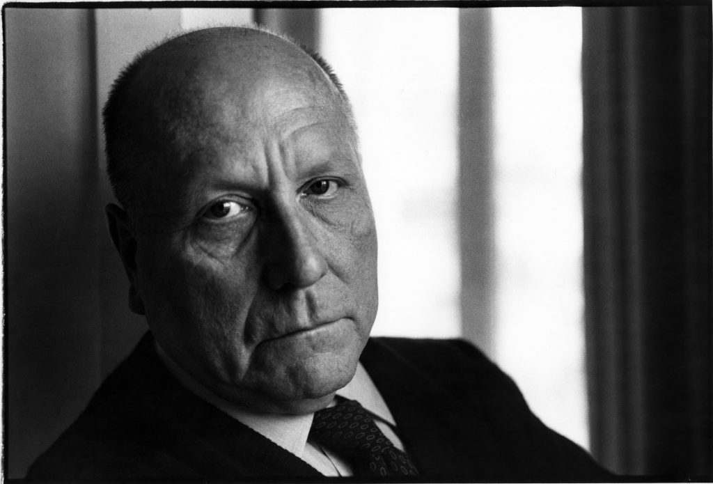 "en défense de notre père, jean françois revel"