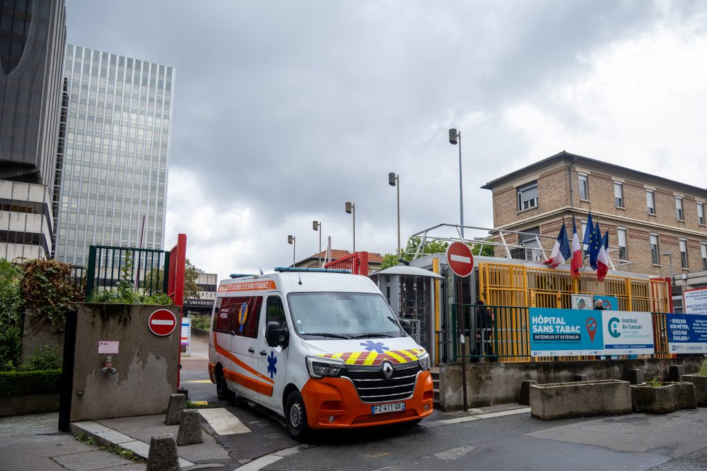 hantavirus : pourquoi les autorités sanitaires ont durci l’isolement des cas contacts